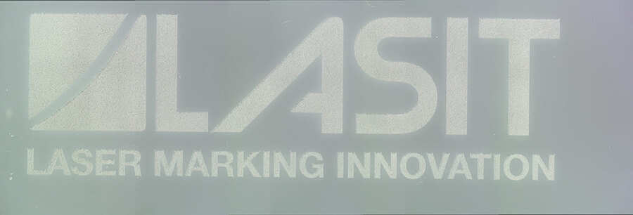 3-Pico-superficiale Laser Marking on Glass: The LASIT Revolution