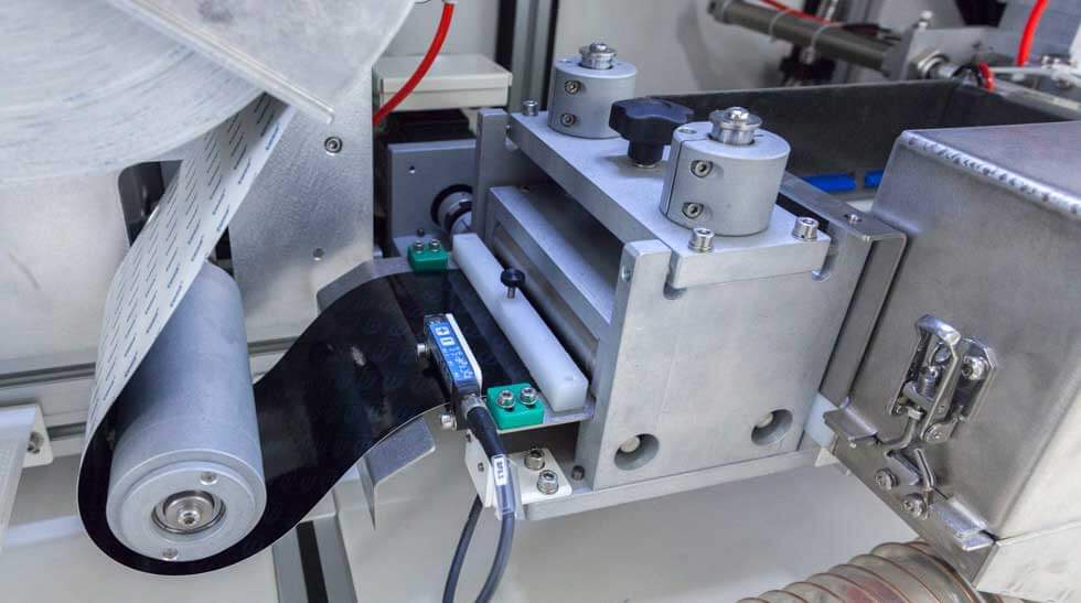 LASER-LASIT-FOIL-FEEDER-6-01 Lasit presents a new laser marking system: FlyFoil Feeder