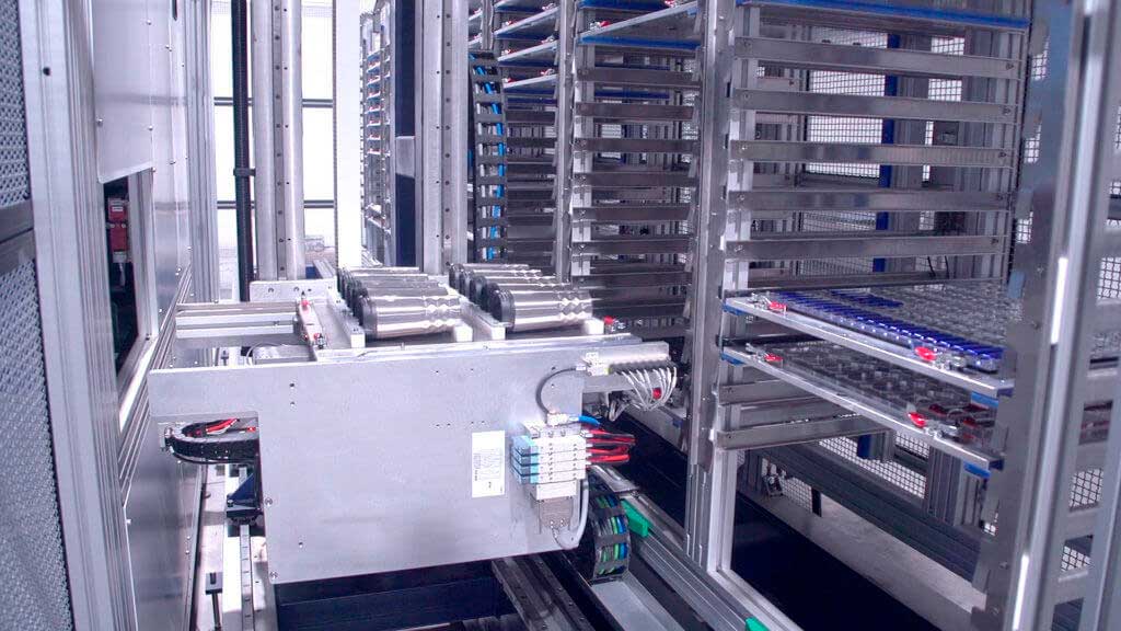 robot-1024x576 The world’s largest laser marker is LASIT’s Fly Gantry MAG - Part 2