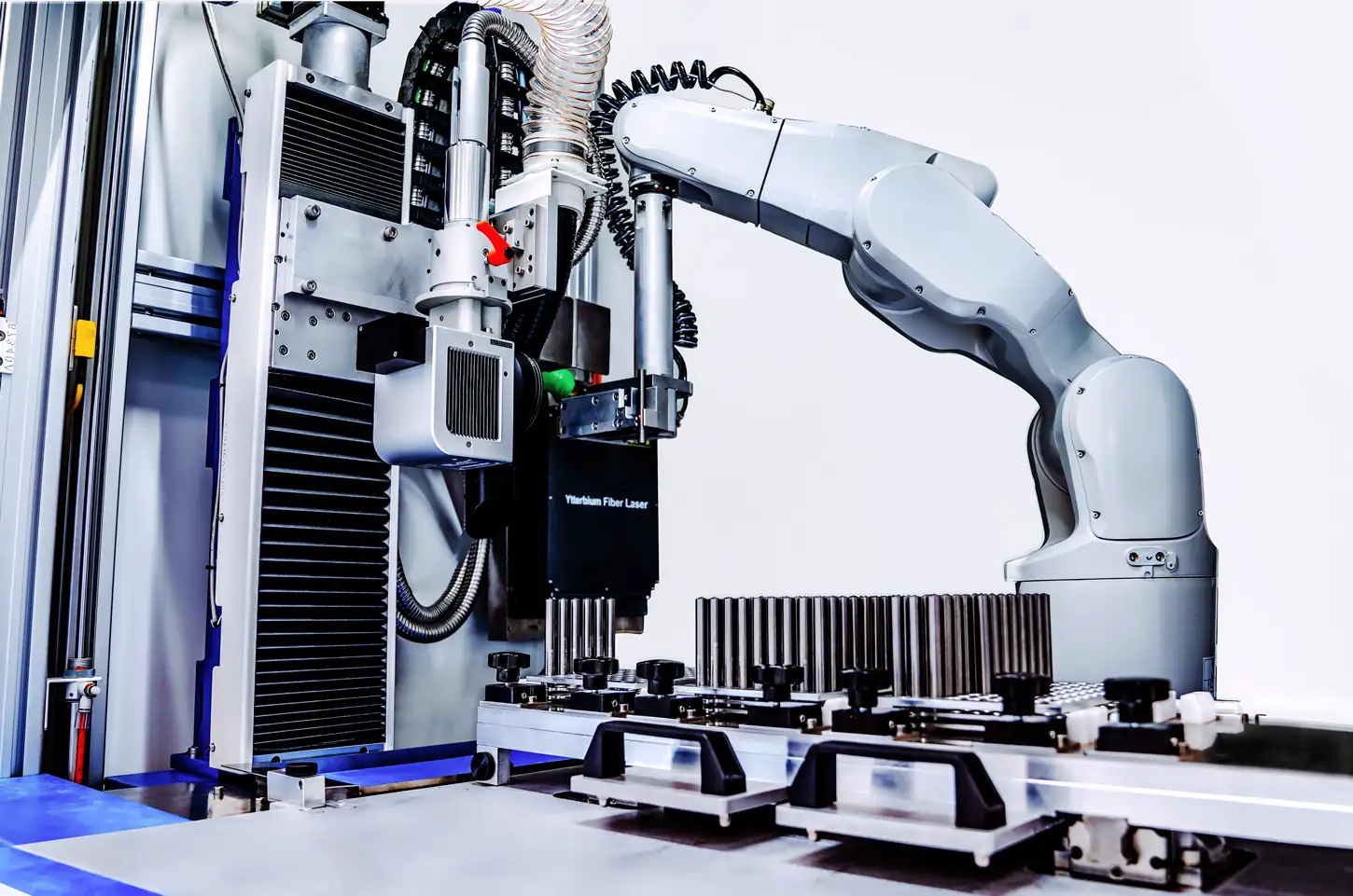 Macchina_Visuale-dal-basso_a-fuoco_foto-pulita Case Studies